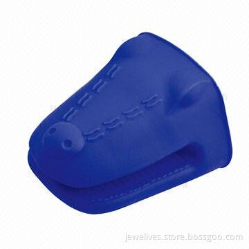 Cow-shaped silicone promotional oven mitts